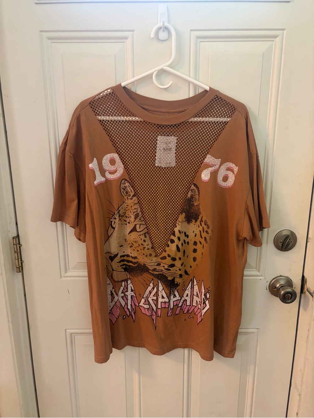 Women’s Brown Graphic Def Leopard Tee with Mesh Detail from Buckle. Brand New.